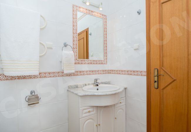 Villa em Budens - Casa Clajon | limpeza profissional | moradia com 4 quartos | piscina privada aquecida* | em campo de golfe