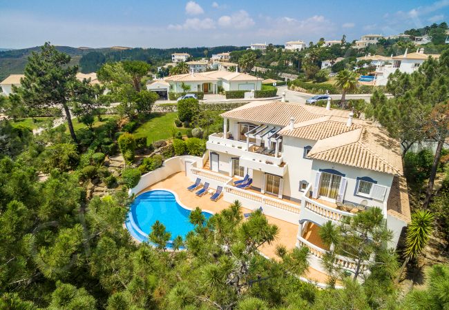 Villa em Budens - Casa Clajon | limpeza profissional | moradia com 4 quartos | piscina privada aquecida* | em campo de golfe