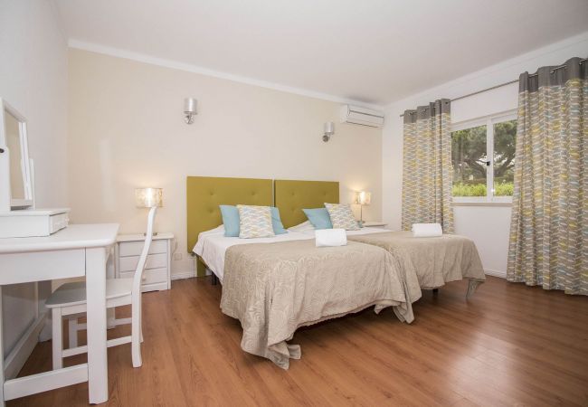 Villa em Vilamoura - Villa Popa | 5 Quartos | Vista Golfe | Vilamoura