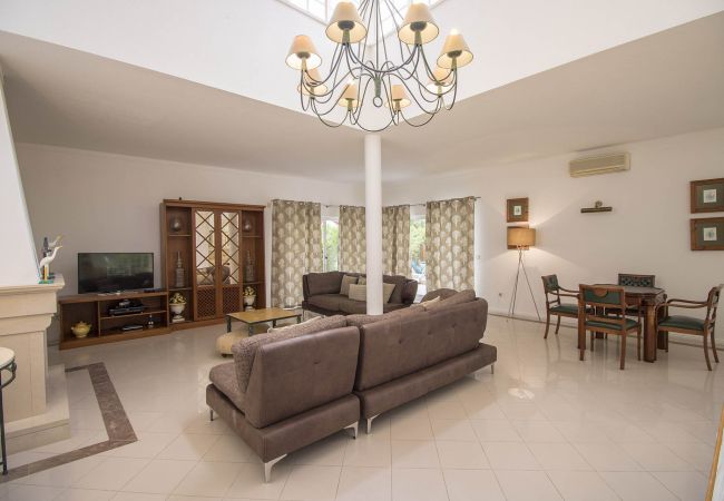 Villa em Vilamoura - Villa Popa | 5 Quartos | Vista Golfe | Vilamoura