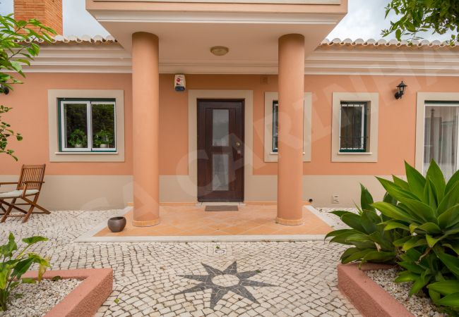 Villa em Lagos - Casa Carinha | limpeza profissional | vivenda de luxo com 5 quartos | piscina privada | perto do centro da cidade de Lagos