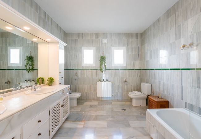 Villa em Mijas Costa - Villa Panorama – Oásis com Vista Mar e Piscina Privada, Mijas Costa