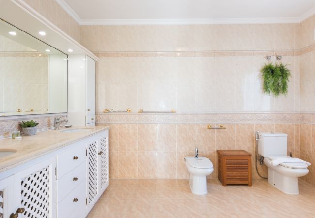 Villa em Mijas Costa - Villa Panorama – Oásis com Vista Mar e Piscina Privada, Mijas Costa
