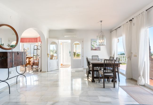 Villa em Mijas Costa - Villa Panorama – Oásis com Vista Mar e Piscina Privada, Mijas Costa