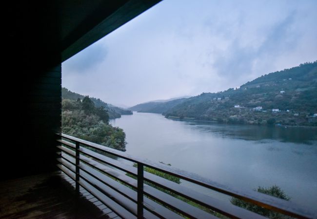 Villa em Resende - Villa Luxuosa com piscina aquecida e vistas para o rio