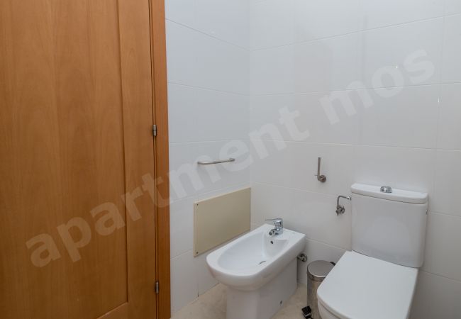 Apartamento em Lagos - Apartment Mos | limpeza profissional | apartamento de 2 quartos de segundo andar | piscina comum