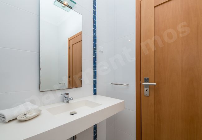 Apartamento em Lagos - Apartment Mos | limpeza profissional | apartamento de 2 quartos de segundo andar | piscina comum