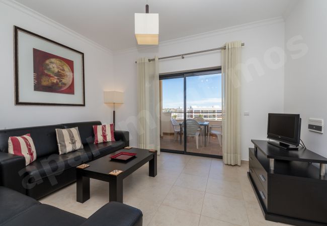 Apartamento em Lagos - Apartment Mos | limpeza profissional | apartamento de 2 quartos de segundo andar | piscina comum