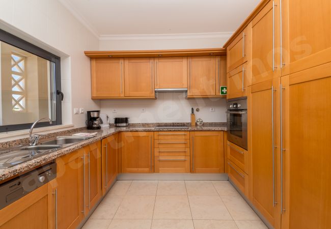 Apartamento em Lagos - Apartment Mos | limpeza profissional | apartamento de 2 quartos de segundo andar | piscina comum