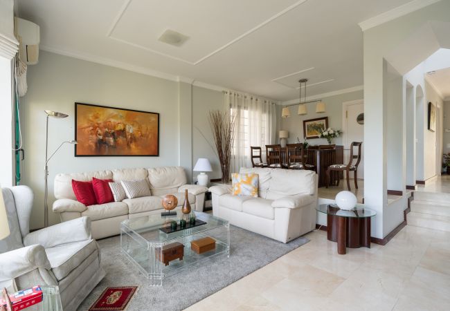 Casa em Santa Brígida - House with cozy garden BBQ 