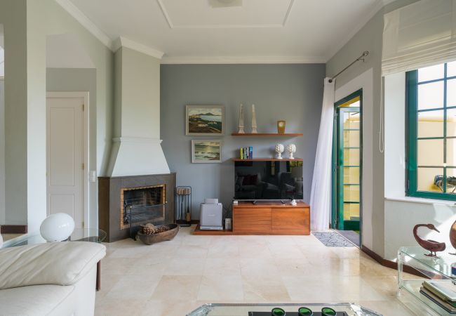 Casa em Santa Brígida - House with cozy garden BBQ 