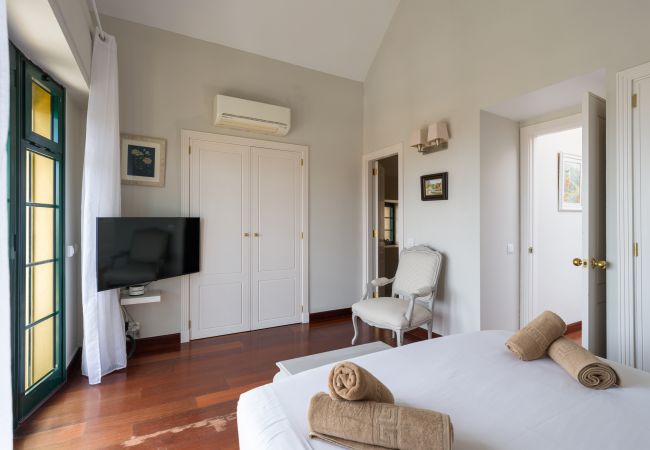 Casa em Santa Brígida - House with cozy garden BBQ 