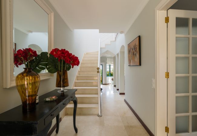 Casa em Santa Brígida - House with cozy garden BBQ 