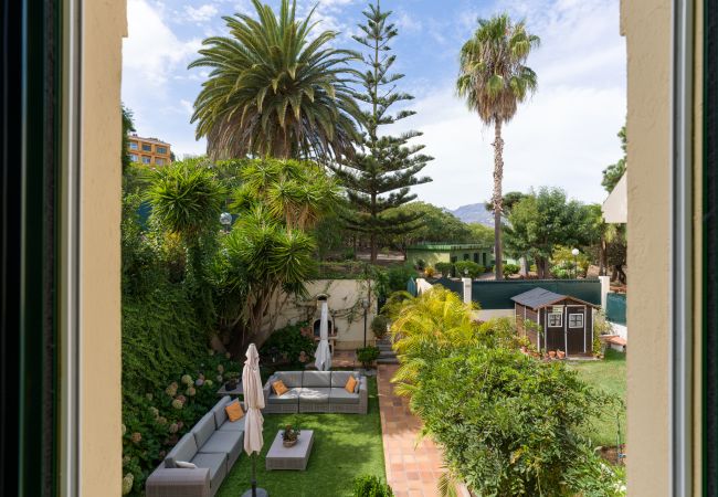 Casa em Santa Brígida - House with cozy garden BBQ 