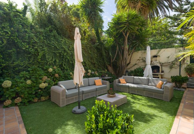 Casa em Santa Brígida - House with cozy garden BBQ 