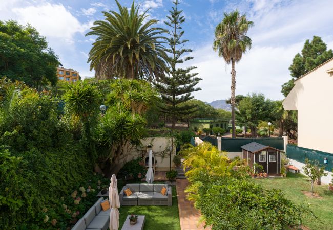Casa em Santa Brígida - House with cozy garden BBQ 
