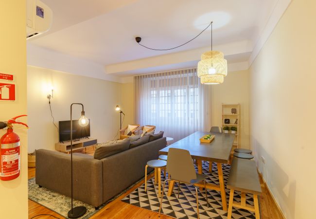 Apartamento em Porto - Downtown Wood's Flat Apartment (Famílias, AC)