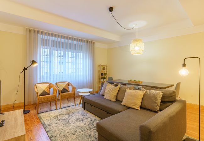 Apartamento em Porto - Downtown Wood's Flat Apartment (Famílias, AC)