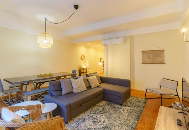 Apartamento em Porto - Downtown Wood's Flat Apartment (Famílias, AC)