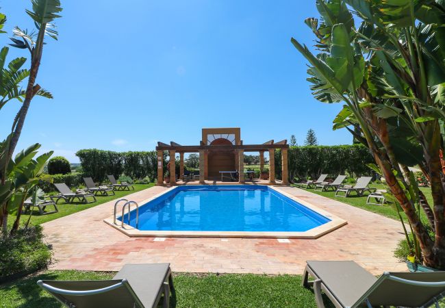 Villa em Albufeira - Quinta Dionysus | 6 Quartos | Vinha Própria | Albufeira