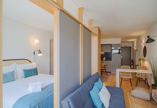 Apartamento em Porto - Premium Corporate Campanhã VI (Varanda, NOVO NA VRBO)