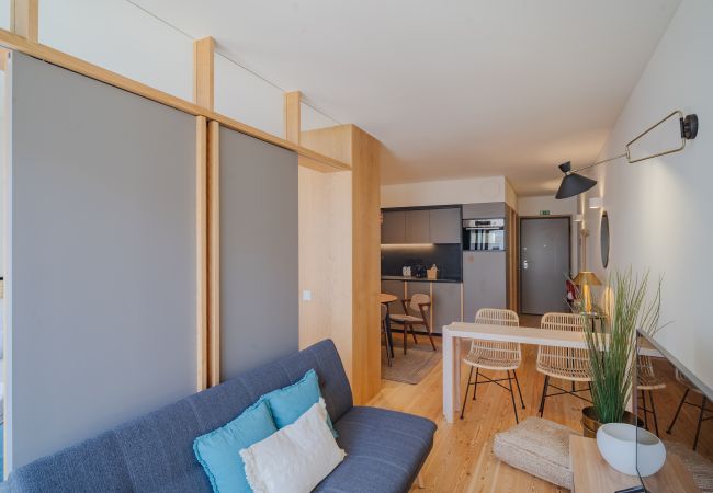 Apartamento em Porto - Premium Corporate Campanhã VI (Varanda, NOVO NA VRBO)