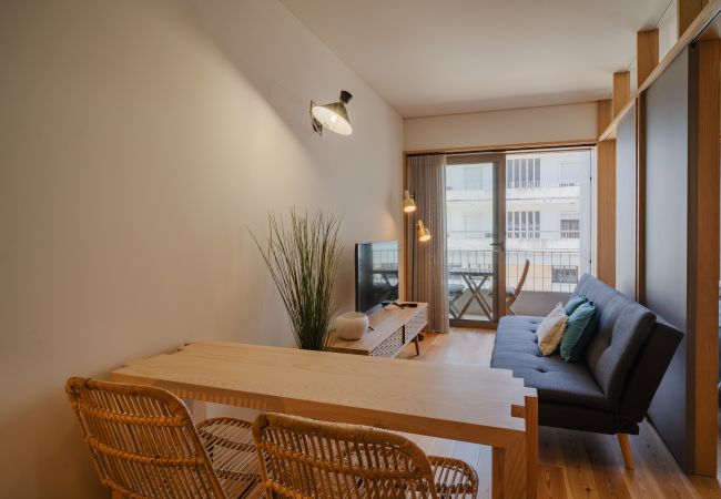 Apartamento em Porto - Premium Corporate Campanhã VIII (Varanda, NOVO NA VRBO)