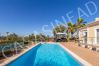 Villa em Carvoeiro -  Casa Sinead | limpeza profissional | casa de 3 quartos | piscina | jardim grande