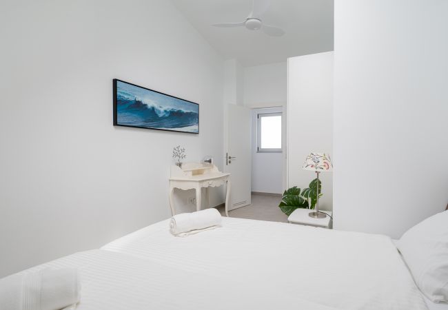 Casa em Las Palmas de Gran Canaria - Leyre Mar Canteras by Canariasgetaway