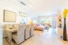 Apartamento em Marbella - Los Lagos Golf I | Uniquely styled 3 bedroom apartment in Marbella
