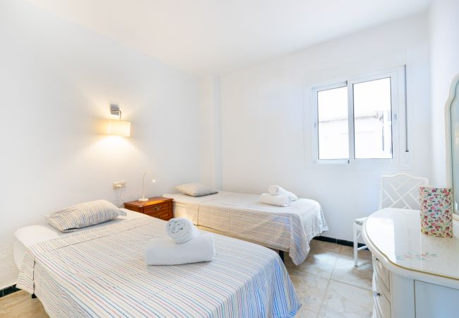Apartamento em Fuengirola - Maritimo Rey | Beach Front Apartment in Fuengirola 