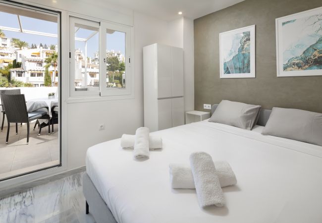 Apartamento em Marbella - Residencia Ivy Puerto Banus | 2-bedroom apartment in Marbella