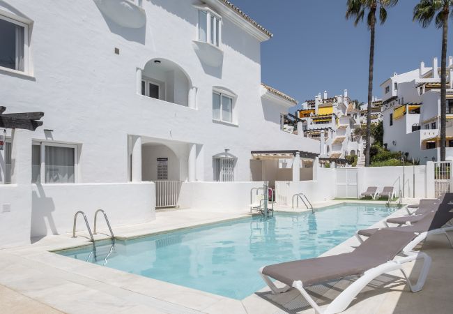 Apartamento em Marbella - Residencia Ivy Puerto Banus | 2-bedroom apartment in Marbella