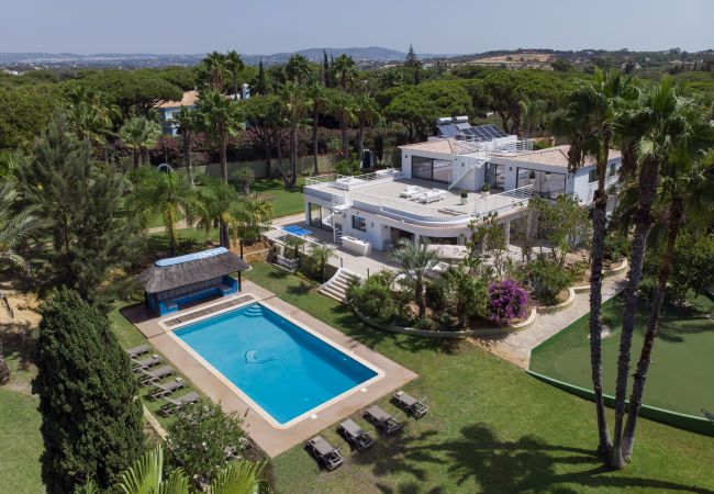 Villa em Vilamoura - Villa Natura | 6 Quartos | Villa Espetacular com Jardim Espaçoso | Vilamoura