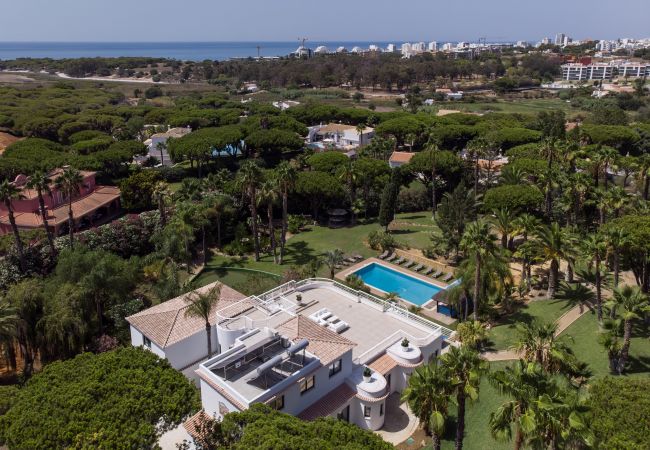 Villa em Vilamoura - Villa Natura | 6 Quartos | Villa Espetacular com Jardim Espaçoso | Vilamoura