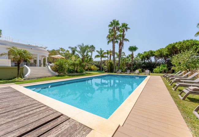 Villa em Vilamoura - Villa Natura | 6 Quartos | Villa Espetacular com Jardim Espaçoso | Vilamoura