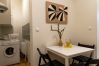Апартаменты на Lisboa - Apartamento confortável, totalmente equipado, muito perto do centro de Lisboa no tradicional bairro de Alfama.
