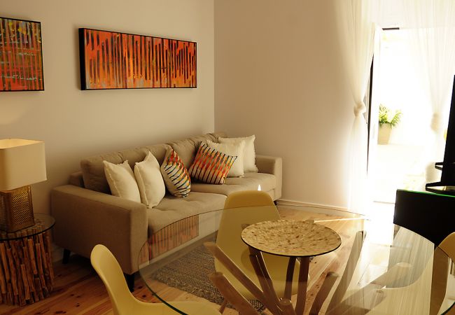 Апартаменты на Setúbal - Apartamento renovado com exterior privado no centro de Setúbal