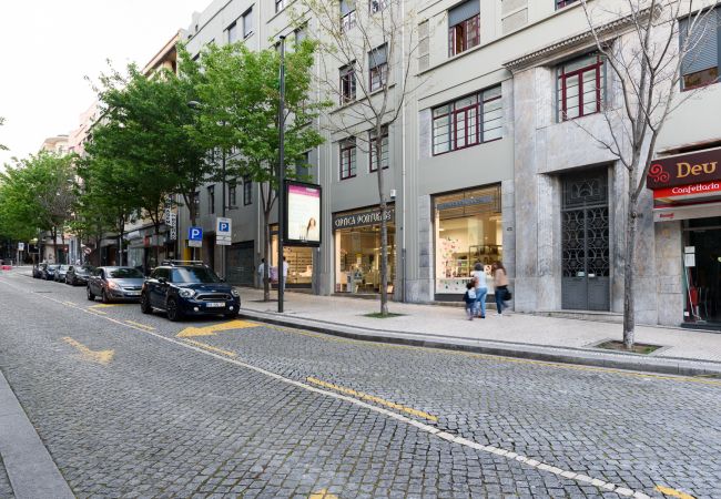 Апартаменты на Porto - Downtown Poets Flat Apartment (Famílias e Grupos)