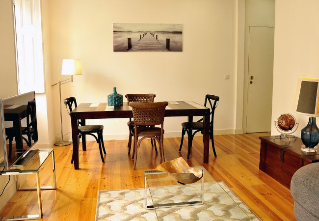 на Lisboa - Apartamento confortável e estiloso, totalmente equipado, com três quartos, próximo do centro de Lisboa.