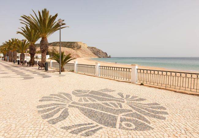 Апартаменты на Luz - Seaview Apartment H | professionally cleaned | 2-bedroom apartment | very close to centre of Praia da Luz | panoramic sea views