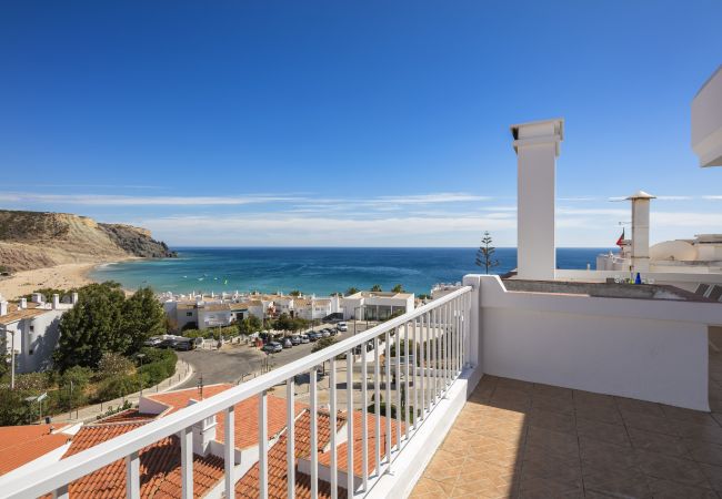 Апартаменты на Luz - Rua 1º de Maio | professionally cleaned | 3-bedroom apartment | centre of Praia da Luz | breath-taking sea views