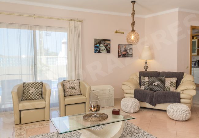 Вилла на Carvoeiro - Casa Prazeres | professionally cleaned | 4-bedroom villa | swimming pool | close to Carvoeiro and amenities