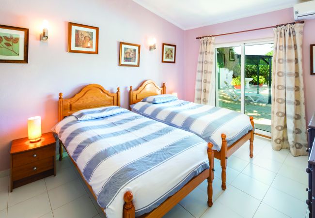 Вилла на Carvoeiro - Casa Santalena | Private 3 Bed Villa | Private pool | Carvoeiro