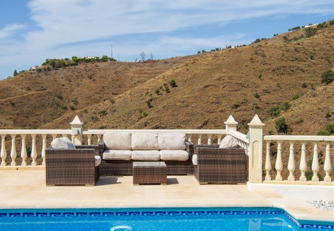 Вилла на Algarrobo - Casa Bonita - 4 bedroom Country House in Authentic Andalucia, Malaga