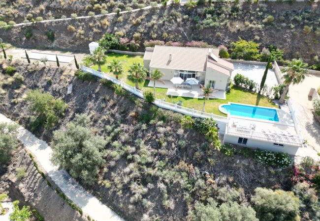 Вилла на Algarrobo - Casa Bonita - 4 bedroom Country House in Authentic Andalucia, Malaga