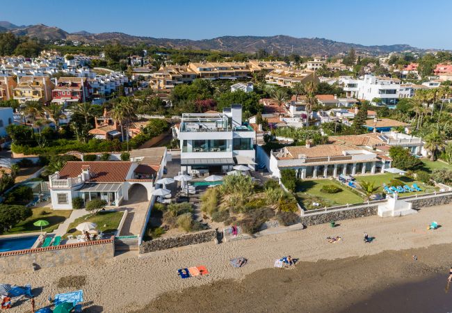 Вилла на Марбелья / Marbella - Costabella Marbella - Unique Luxury Beach Villa