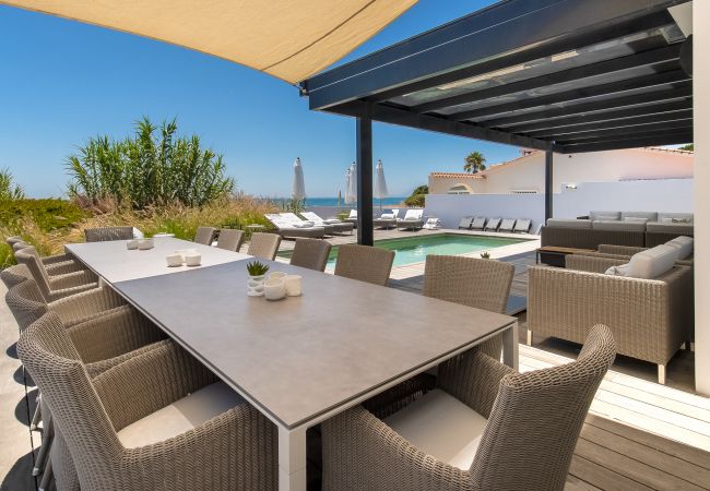 Вилла на Марбелья / Marbella - Costabella Marbella - Unique Luxury Beach Villa