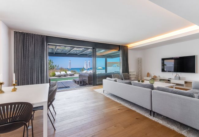 Вилла на Марбелья / Marbella - Costabella Marbella - Unique Luxury Beach Villa