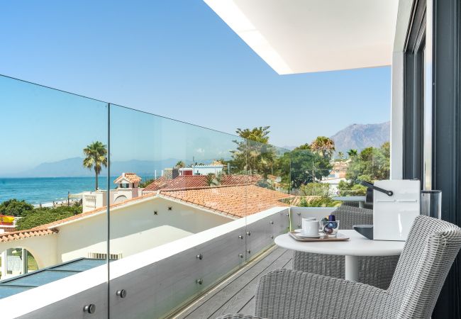 Вилла на Марбелья / Marbella - Costabella Marbella - Unique Luxury Beach Villa